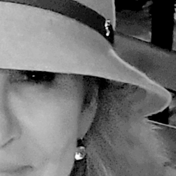 Meet your Posher, Marte - Picture 4 of 8